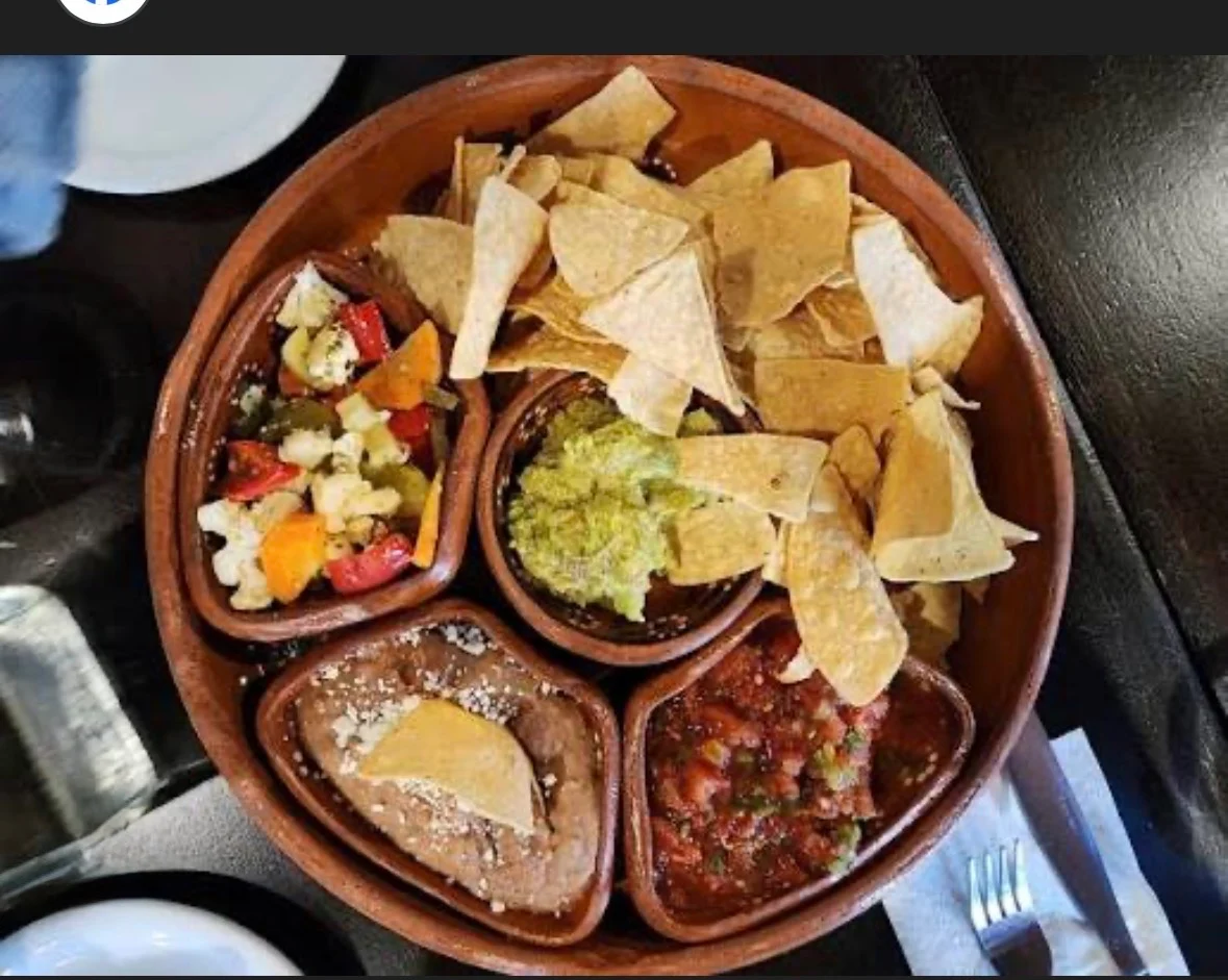 Combinacion Mexicana platter at Tacos Mexico Memorial Calgary